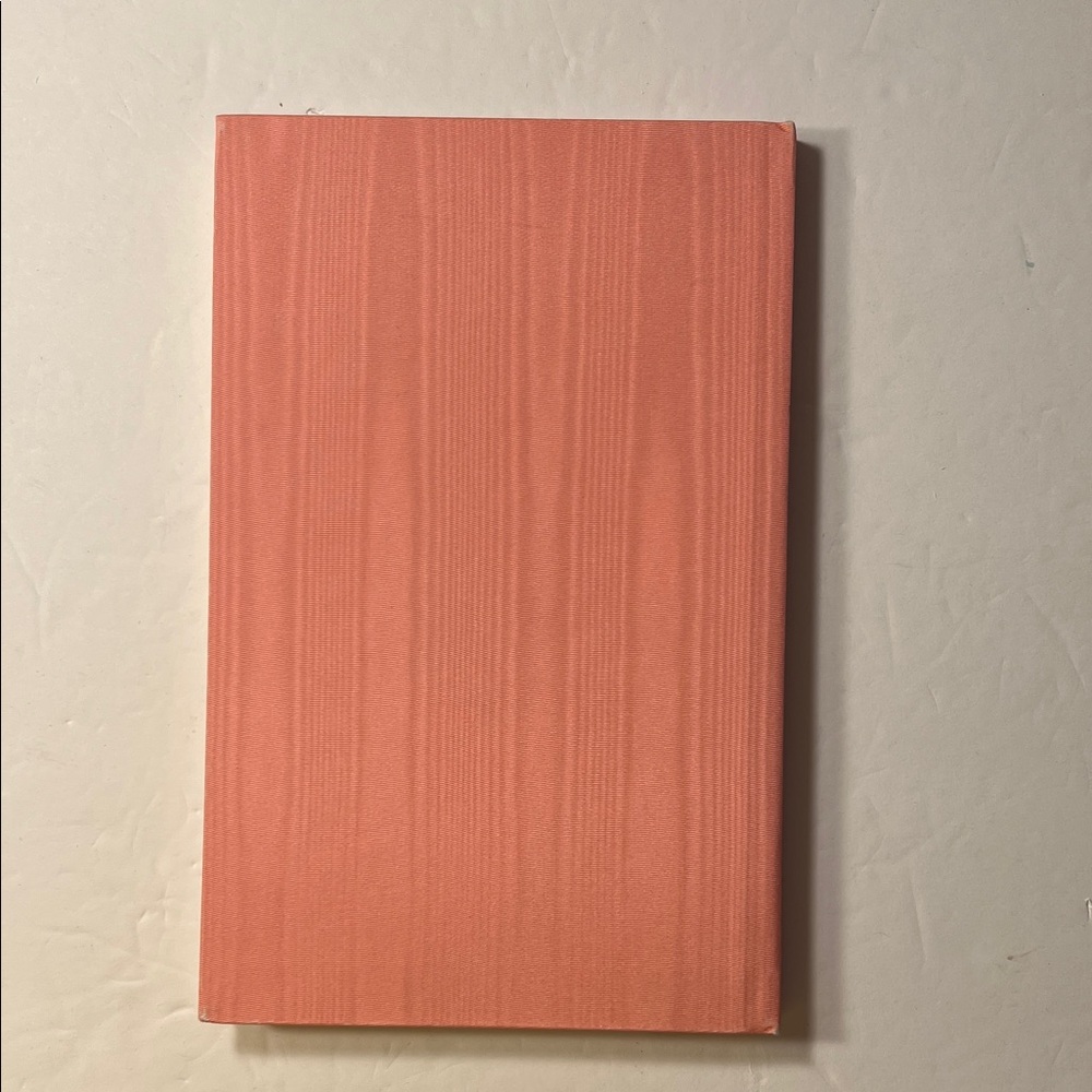 Gucci Coral and Gold Decorative Notebook - Picture 5 of 10